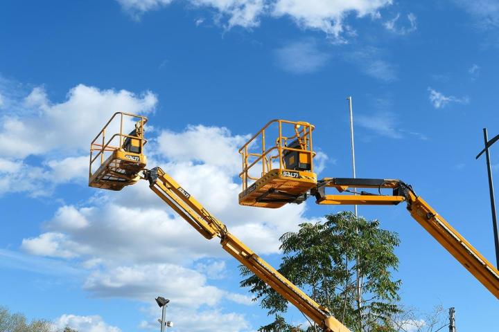 <p>Location de camion grue et nacelle, Noisy-le-Sec</p>